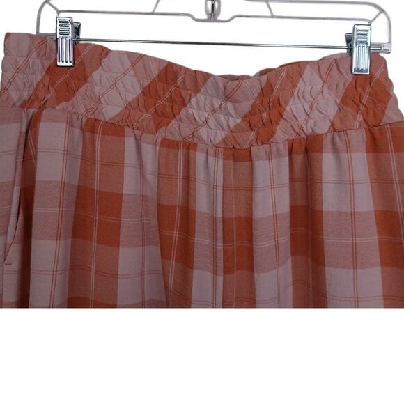 Torrid 1 1X Shorts Plaid Salmon Pink Pockets Pull On Mid Rise - Picture 5 of 7